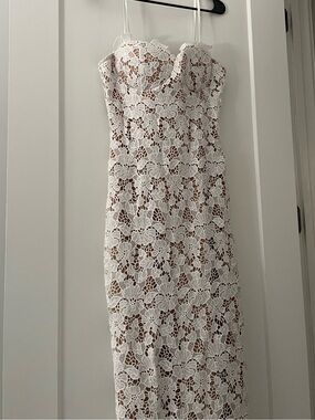 Leila Lace Maxi Dress